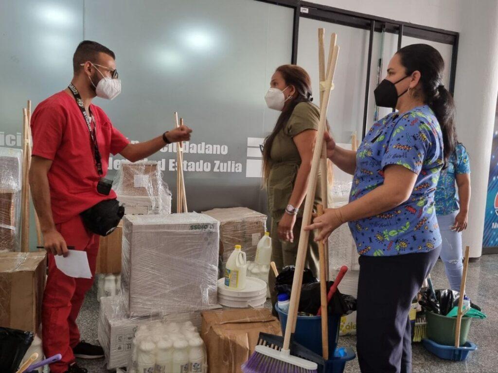 Dotan con más de 349 mil 900 unidades de medicamentos e insumos a 20 ASIC del Zulia