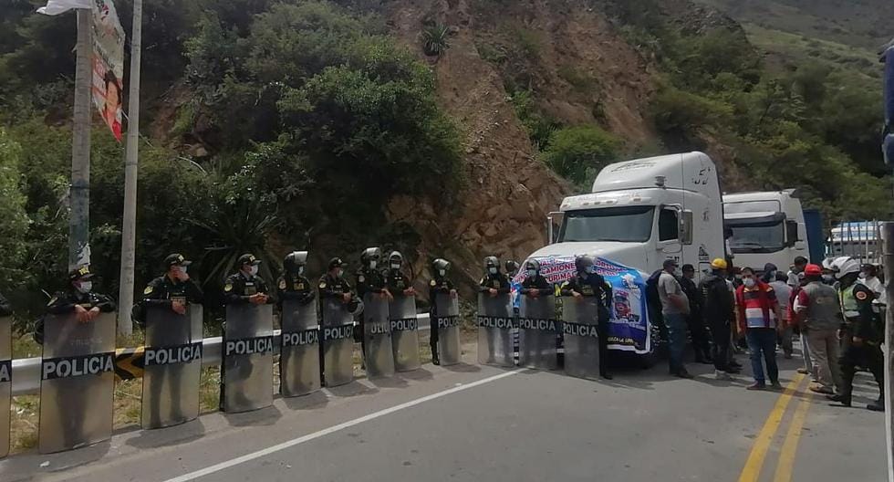 Saqueos, protestas y paro de transporte. Así transcurren los días en Perú (VIDEO)