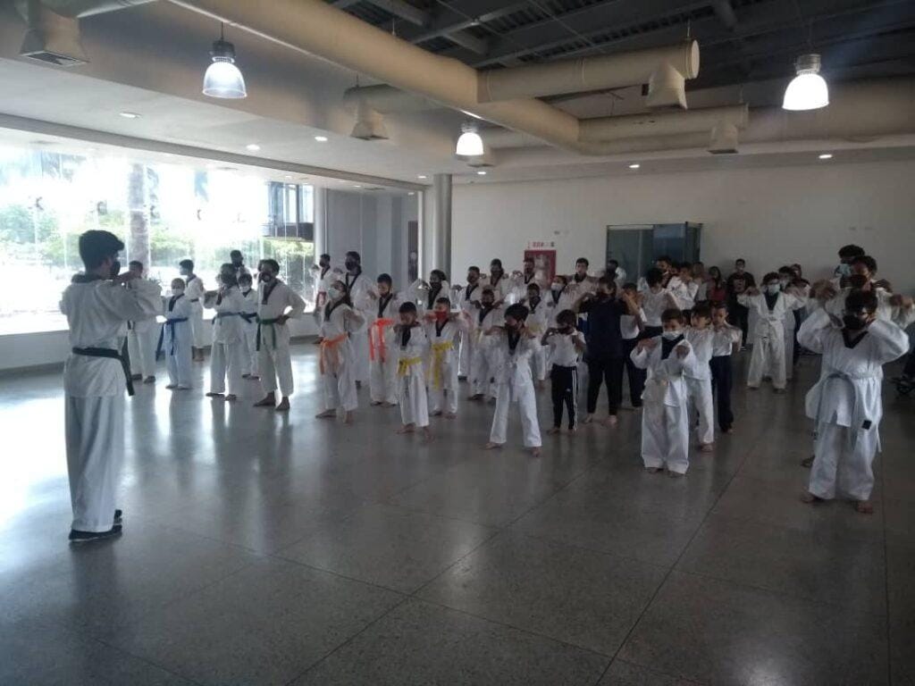 Más de 60 Taekwondistas Zulianos tuvieron su ceremonia de ascenso de cintas