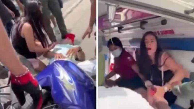 Novia tóxica agarró a patadas la ambulancia en la que iba su novio malherido porque éste no le dio la clave del celular (VÍDEO)