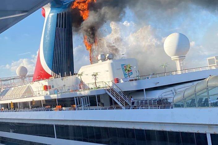 Barco crucero de Carnival se incendió en las Islas Turcas y Caicos (VIDEO)
