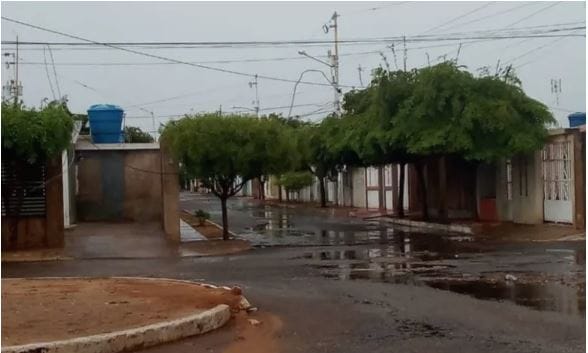 Guaya explota y queda tendida en el sector El Soler de San Francisco: Decenas de casas afectadas