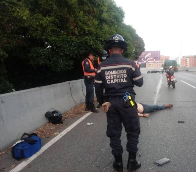 Accidente de tránsito en la autopista Francisco Fajardo dejó un fallecido
