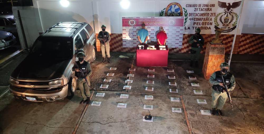 FANB incautó 30 panelas de marihuana y una de cocaína provenientes de Colombia