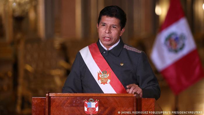 Presidente de Perú pide evaluar situación de venezolanos “que violan la ley”
