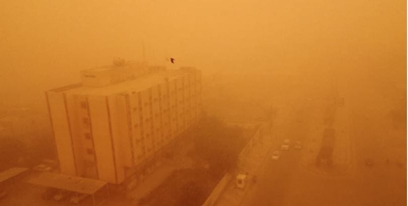 Tormenta de arena en Irak deja un fallecido y cinco mil hospitalizados