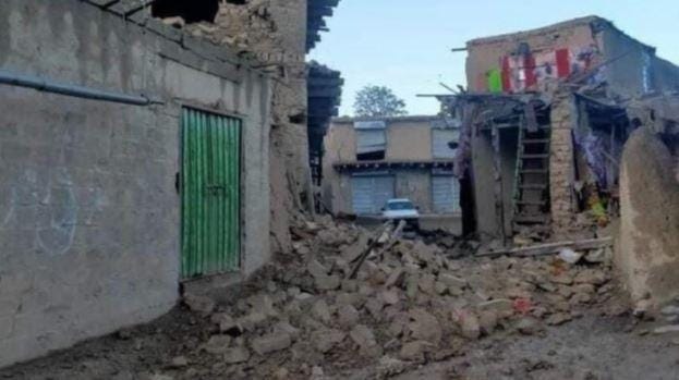 Terremoto en Afganistán deja más de 900 muertos y 600 heridos