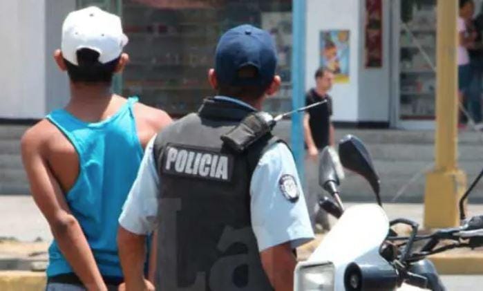 Polilara detuvo a un sujeto con récipes médicos en blanco y el sello del Hospital Central Antonio María Pineda
