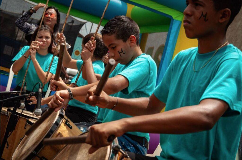El IMGRA prepara a más de mil niños en sus 20 escuelas rumbo al Récord Guinness de la Gaita
