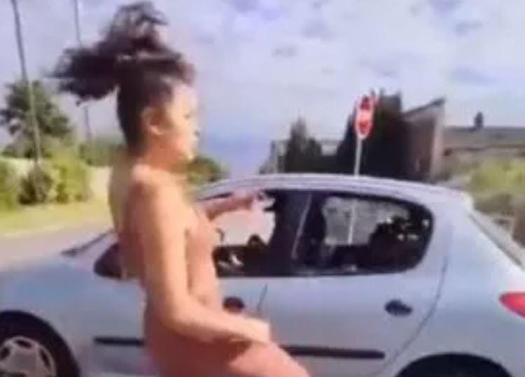 ¡AL ESTILO BRUCE LEE! Esta ciclista muestra como defenderse del manoseo indebido en la calle (VIDEO)