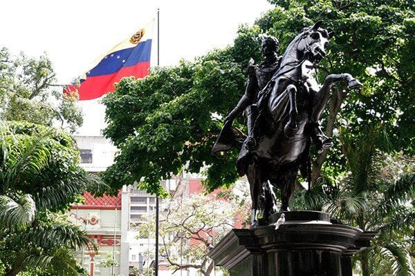 Venezuela celebra el 239 aniversario del natalicio del Libertador