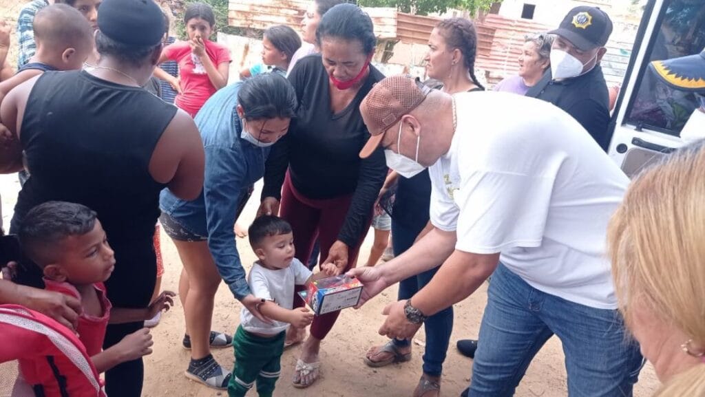 Polimaracaibo regaló alegría y diversión a niños de tres parroquias de la ciudad