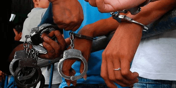 Detenidos por quemarle los labios a sus hijos en Miranda