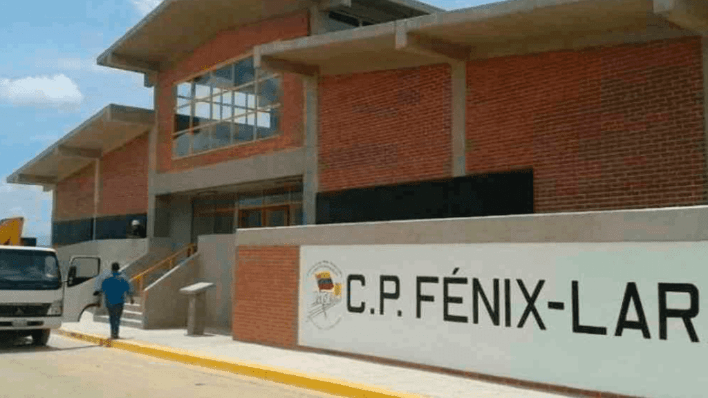 Por abuso contra las reclusas: Detienen a subdirector de la cárcel Fénix Lara