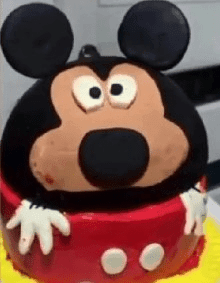 Se deprime porque torta de Micky Mouse le salió mal: se cae por unas escaleras