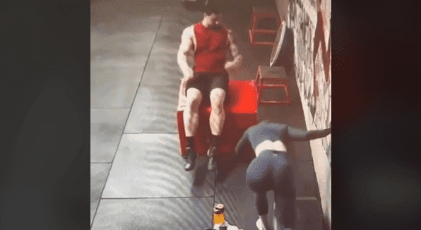 Se la daba de conquistador en un gimnasio, pasó vergüenza y todo quedó grabado