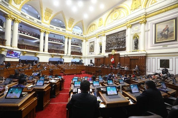 Congreso Peruano niega permiso a Castillo para asistir a la toma de posesión de Petro