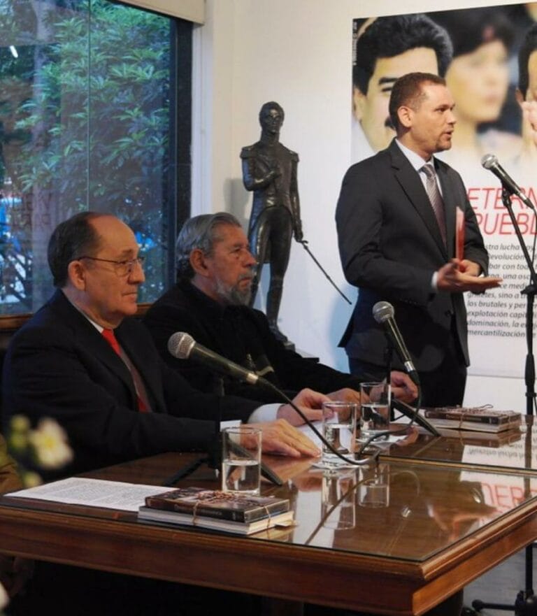 El zuliano Ian Carlos Torres es designado como embajador de Venezuela ante el Vaticano