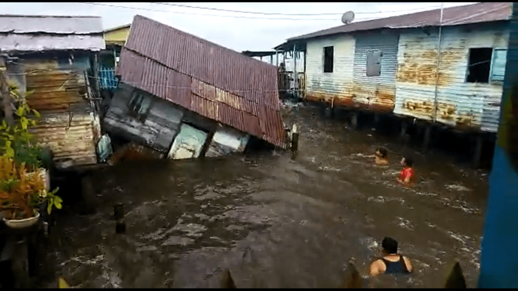 Palafitos en el Zulia azotados por las lluvias (VÍDEOS DE IMPACTO)