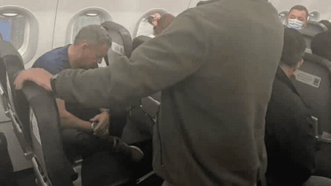 Avianca dejó entrar a un vuelo a sujeto borracho que terminó manoseando a un niño