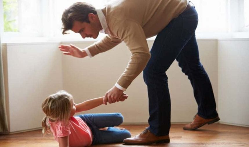 ¿Está bien darles nalgadas a nuestros hijos?