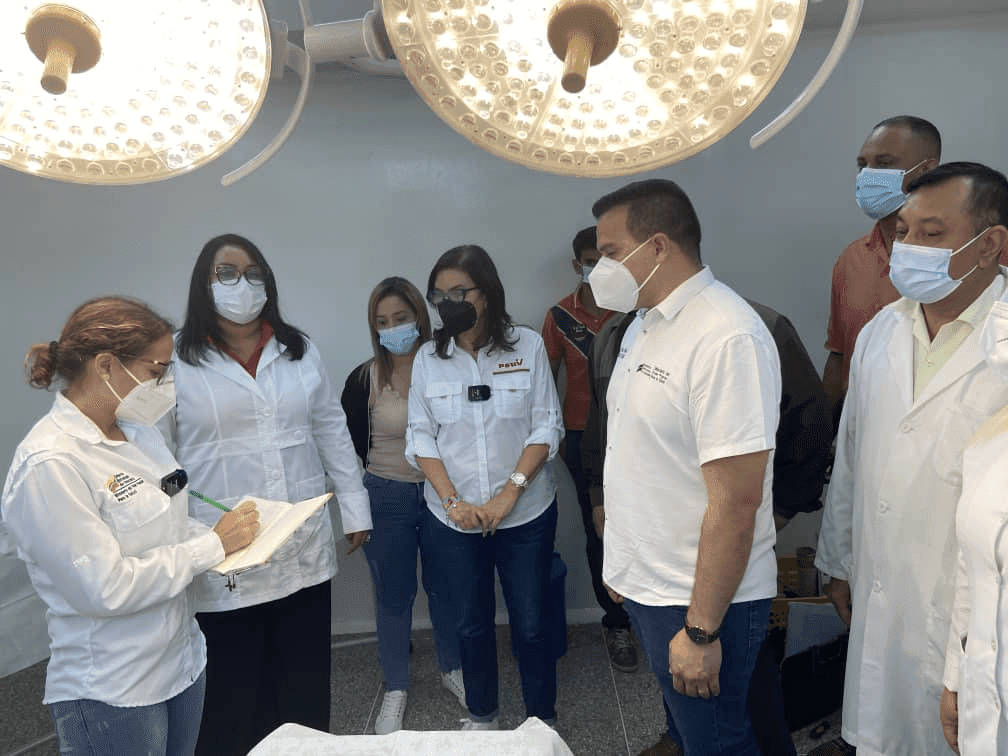 Ministra Magaly Gutiérrez supervisa avances en la rehabilitación de pabellones de la Maternidad Castillo Plaza en Maracaibo
