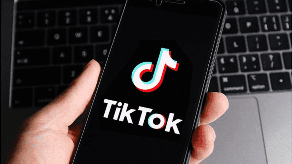 Prohíben TikTok en celulares de empleados públicos de EEUU