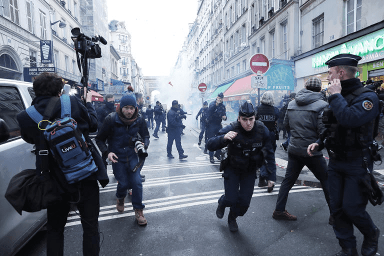 El autor del tiroteo de París confesó que quería «matar kurdos»