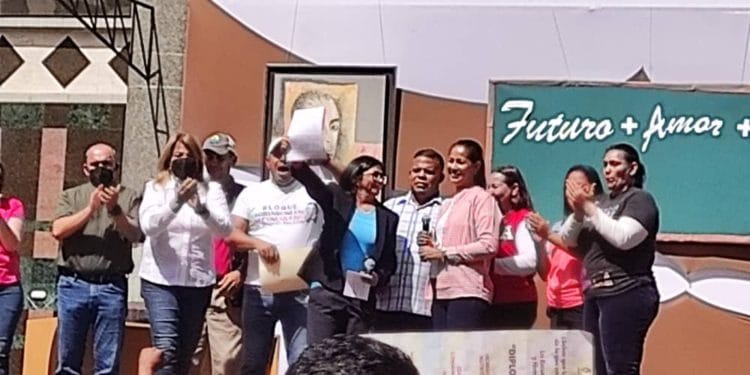 Delcy Rodríguez afirma que el presidente Maduro dará noticias en materia salarial en las próximas horas (VÍDEO)