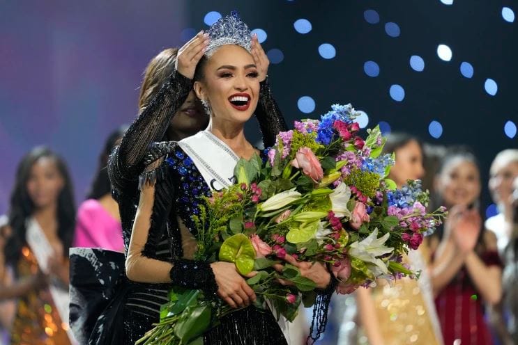 Ella es R’Bonney Gabriel, la nueva Miss Universo