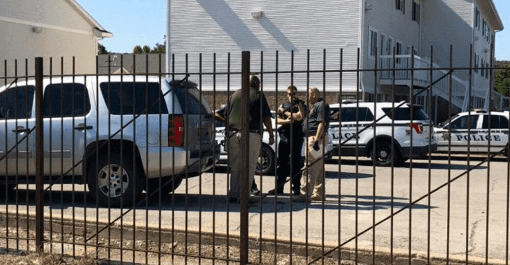 ¡CONMOCIÓN EN OKLAHOMA! Niña de 12 años es detenida después de apuñalar fatalmente a su hermano de 9 años