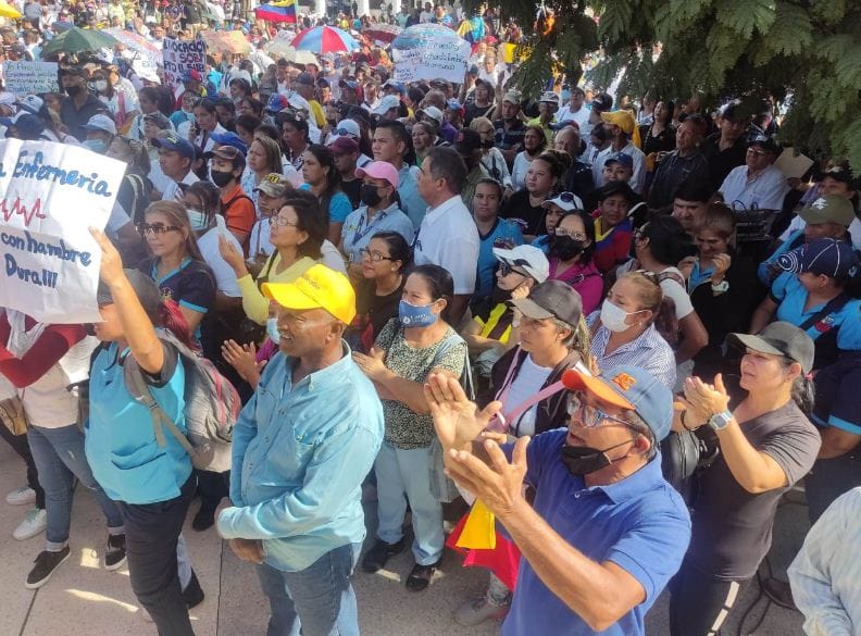 FOTOS| Trabajadores públicos marcharon en Zulia para exigir mejoras salariales