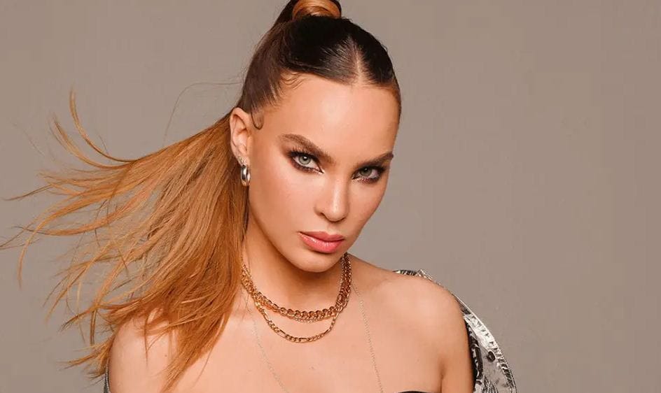 Belinda aparece posando en bikini de la forma más sensual (FOTOS)