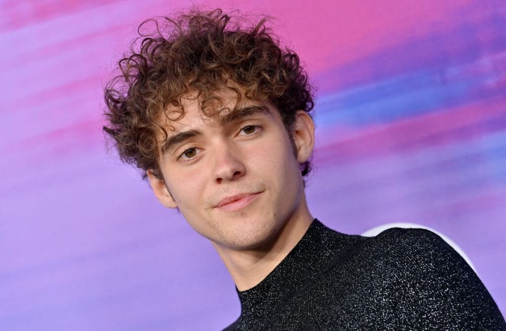 Famosa estrella Disney Joshua Bassett dice haber abrazado la fe cristiana: «Jesucristo es el único camino»