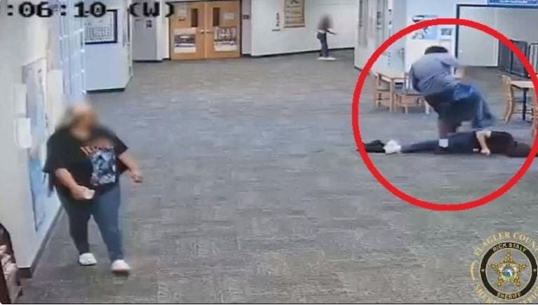«Es una madre humilde de dos hijos», los detalles de la profesora golpeada por estudiante al que le quitó un Nintendo