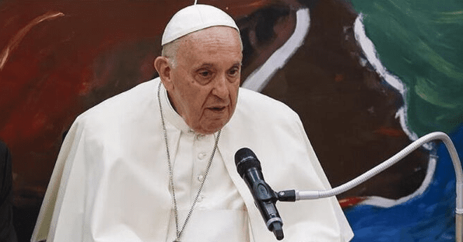 Papa Francisco: «En el Vaticano se respira un aire de mariconería»
