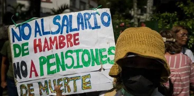 El monto al que podría subir el salario mínimo en Venezuela, según la firma Torino Economics