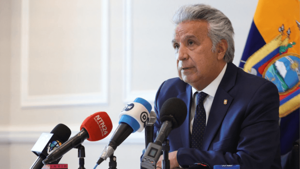 Expresidente de Ecuador pedirá asilo en Paraguay en medio del proceso en su contra