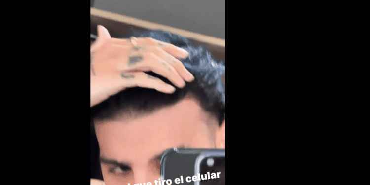 Golpean a Rauw Alejandro con un celular en pleno concierto