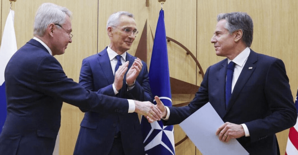 Finlandia se convierte en el trigésimo primer miembro de la OTAN