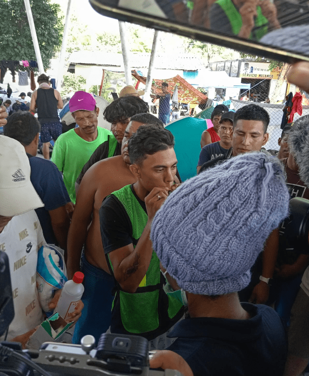 Imágenes sensibles: migrantes se cosieron los labios para presionar a autoridades de México