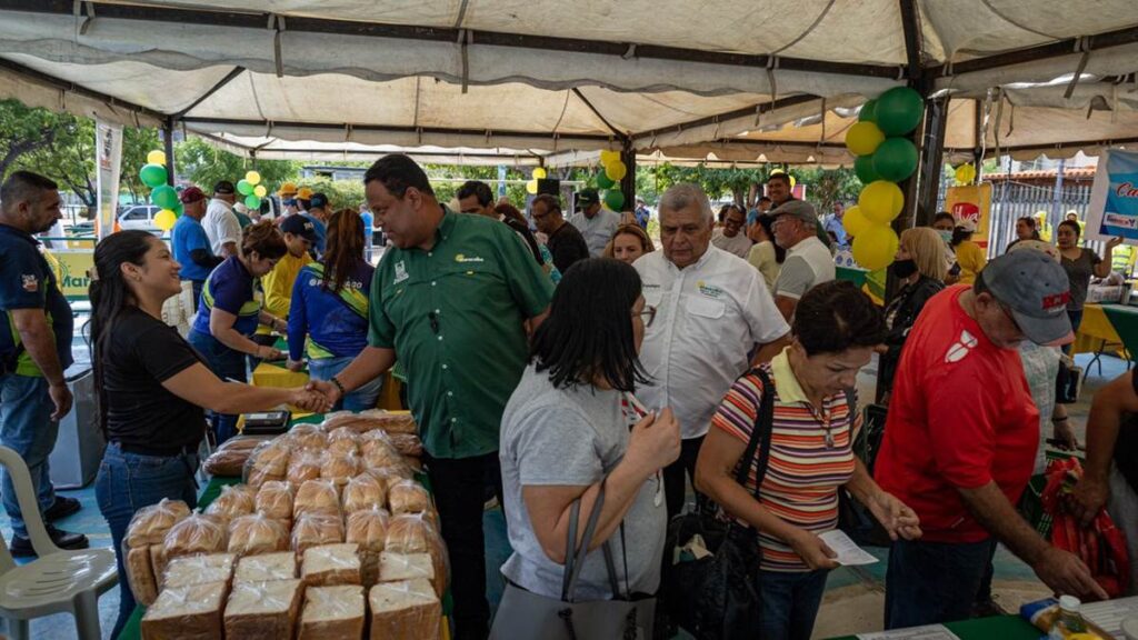 Ferias Alimentarias del Sol llevan 12 toneladas de alimentos a Coquivacoa y Cecilio Acosta