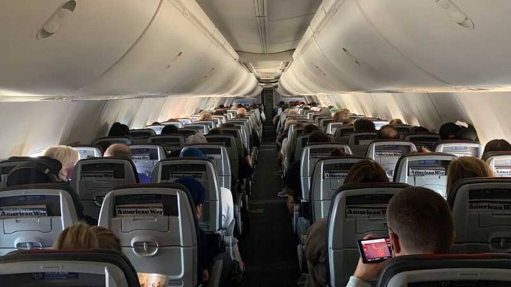 Esto dijo la azafata terrorista en un avión rumbo a EEUU: “Dile al capitancito que le pusimos tres bombas en Miami” (Audio)