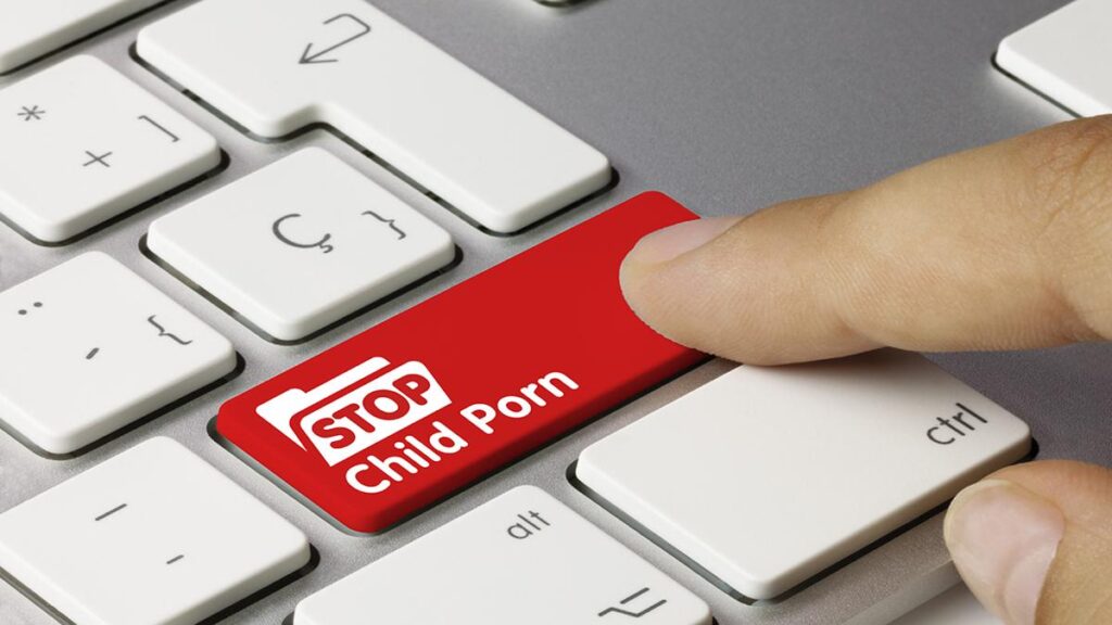 ¡LE DIERON DURO! Entérate de la condena impuesta a profesor de inglés por pornografía infantil