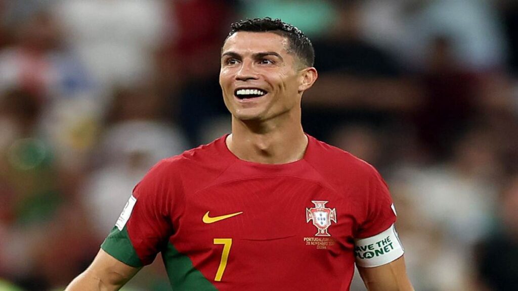 Mira cómo luciría Cristiano Ronaldo si hubiera sido militar, según la inteligencia artificial (Fotos)