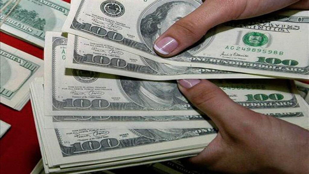 Capturan a mujer por simular robo de 800 dólares en su trabajo