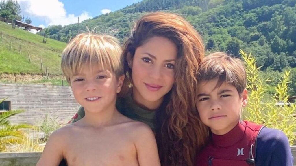 “Acróstico”, la nueva balada de Shakira dedicada a sus hijos Milan y Sasha (Video)