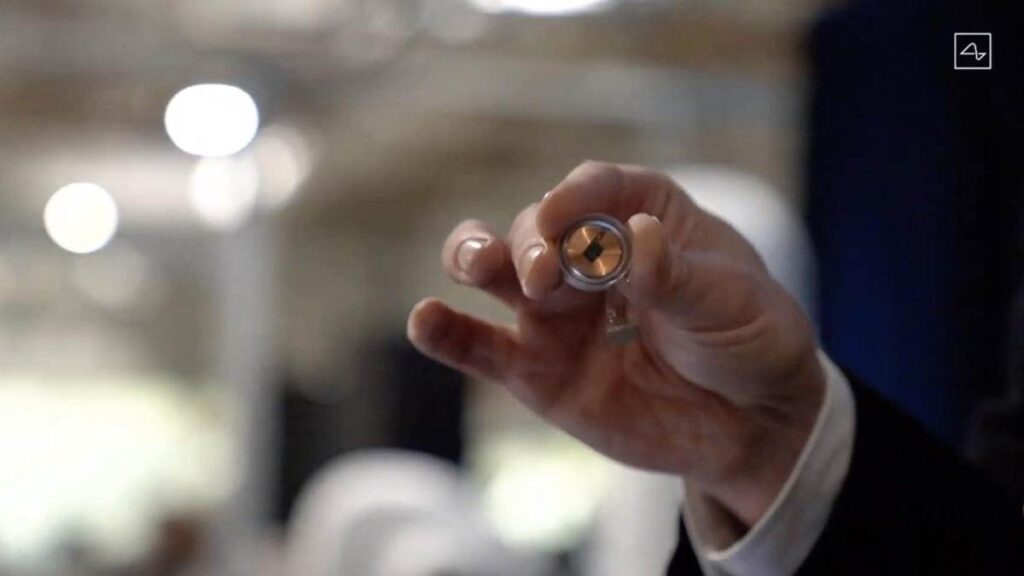 Elon Musk recibe aprobación para estudios de implantes cerebrales en humanos a través de su compañía Neuralink