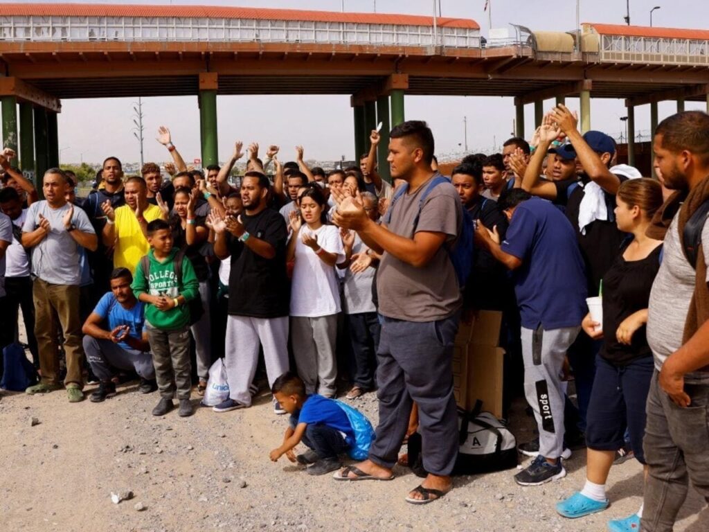 Crisis en la frontera de EEUU: Cientos de venezolanos son expulsados a México desde Brownsville, Texas (Video)
