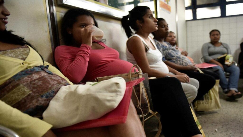 Tener un parto humanizado en maternidades de Caracas es «cuestión de suerte»